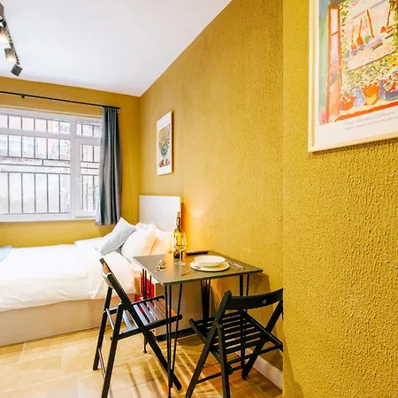 Apartamento Modern W King Bed 20 Min To Hagia Sophia Estambul